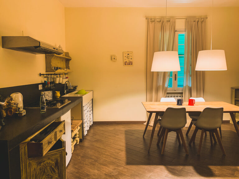 La sala da pranzo della casa dell'Ulivo