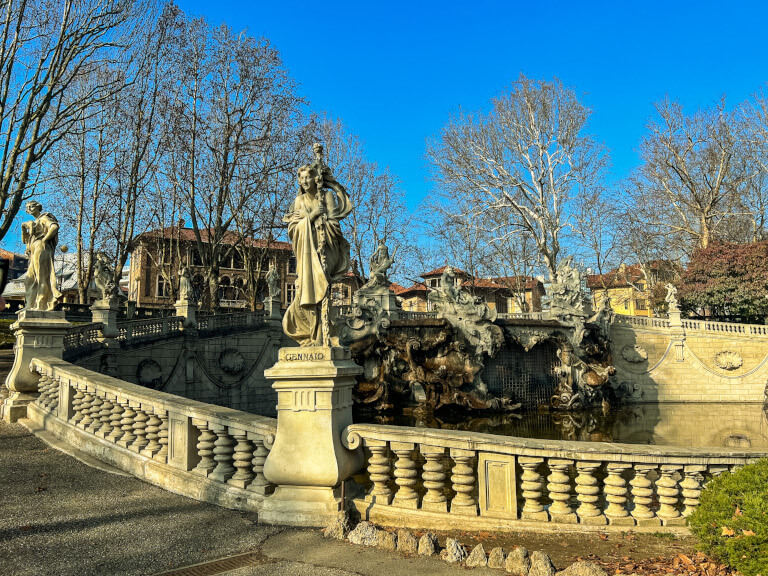 La Fontana dei 12 Mesi all'interno del Parco del Valentino