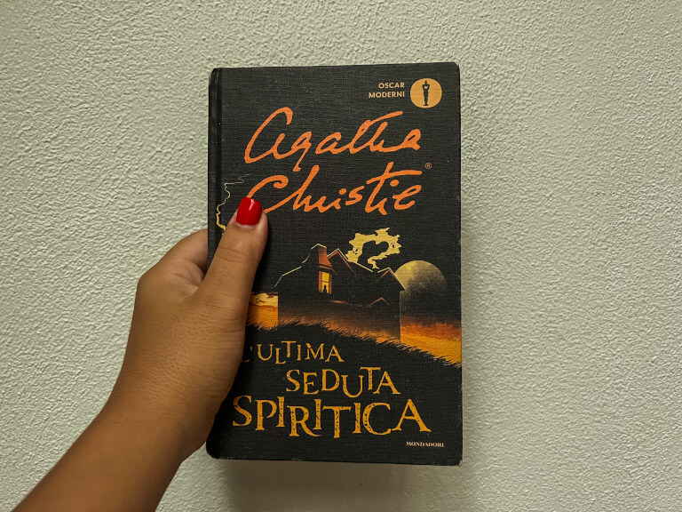 Letture sotto l'ombrellone: L'ultima seduta spiritica, Agatha Christie. 