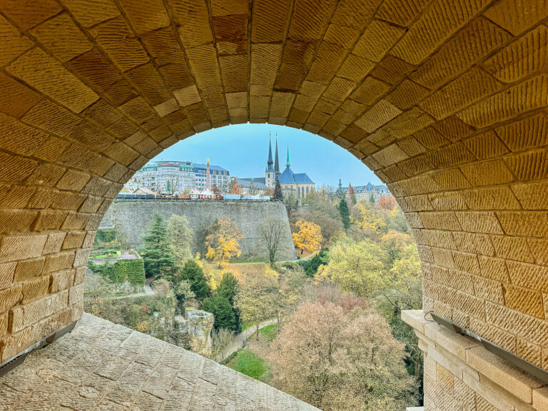 1 weekend a Lussemburgo, partendo da una passeggiata sul ponte Adolgo